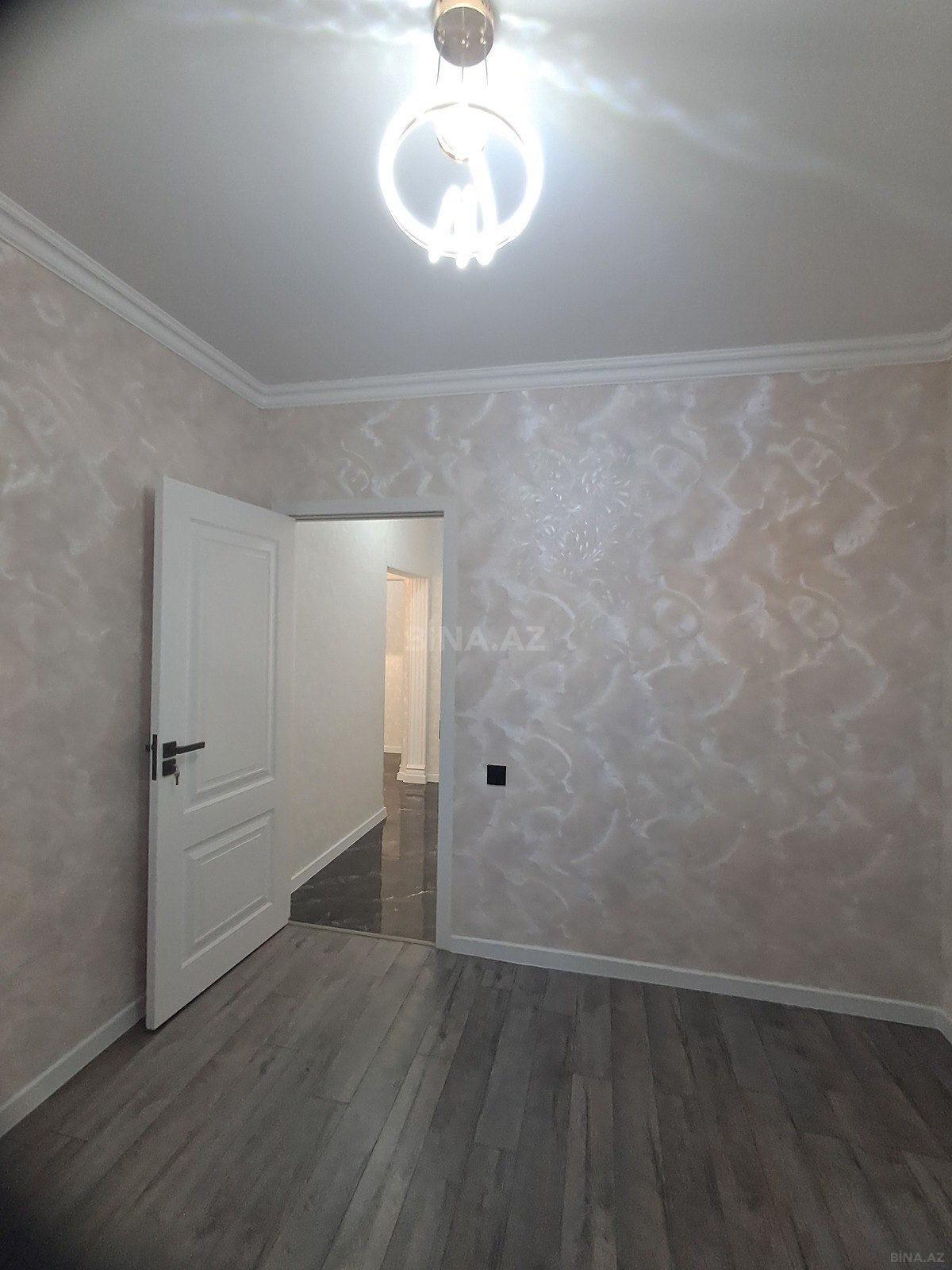 3 otaqlı Köhnə tikili, İnşaatçılar m., Bakı