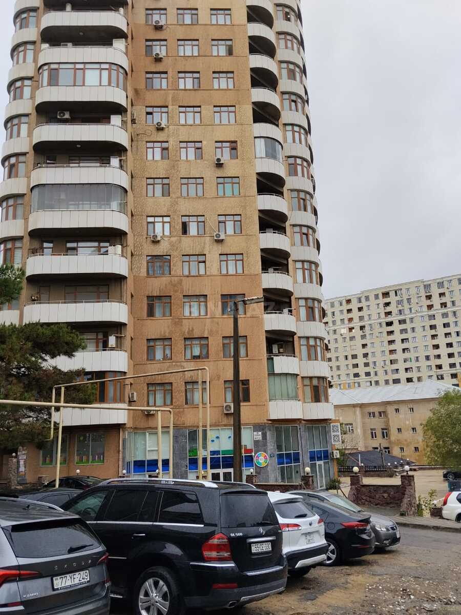 5 otaqlı Yeni tikili, Elmlər Akademiyası m., Bakı