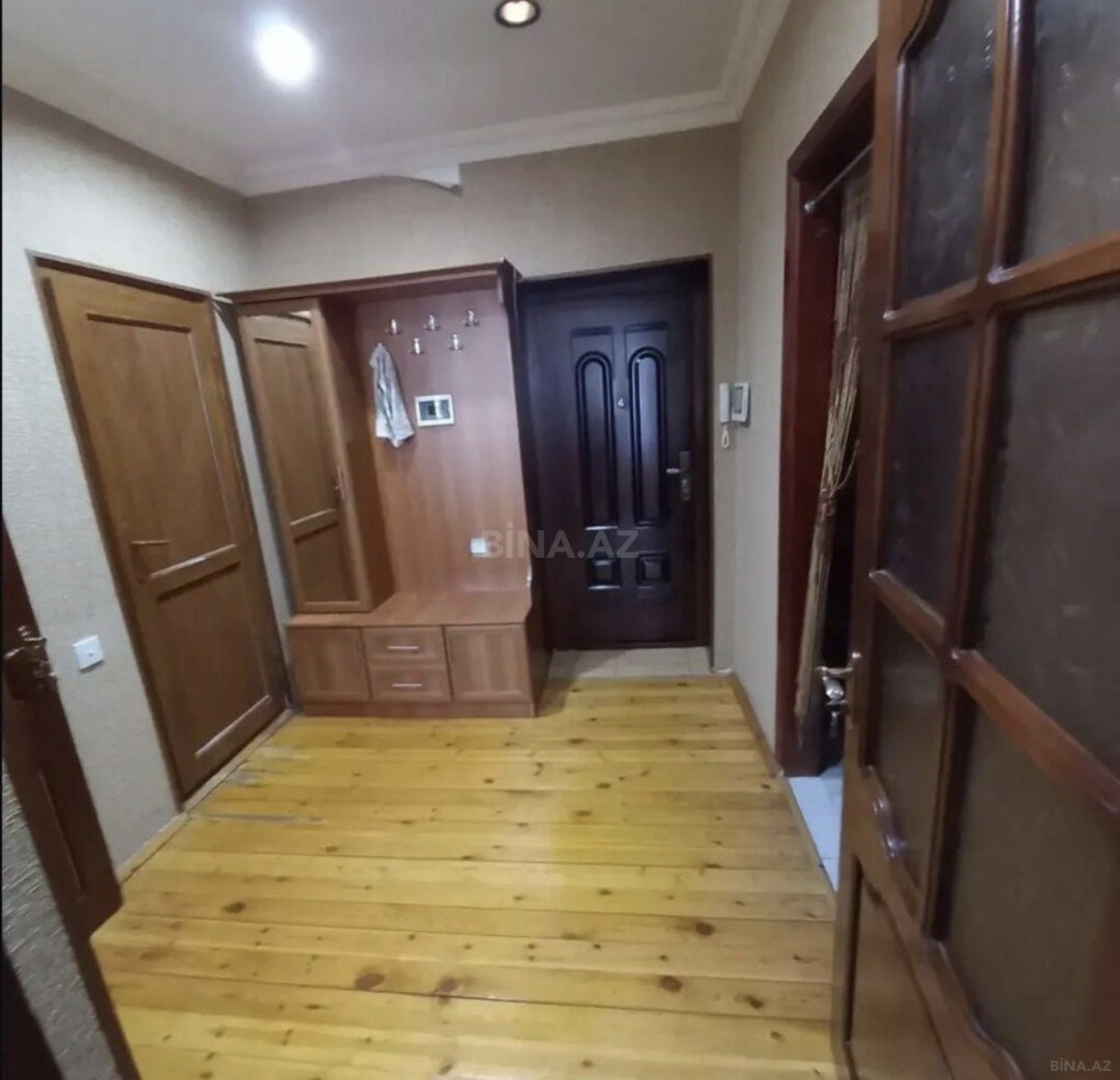 2 otaqlı Köhnə tikili, Elmlər Akademiyası m., Bakı
