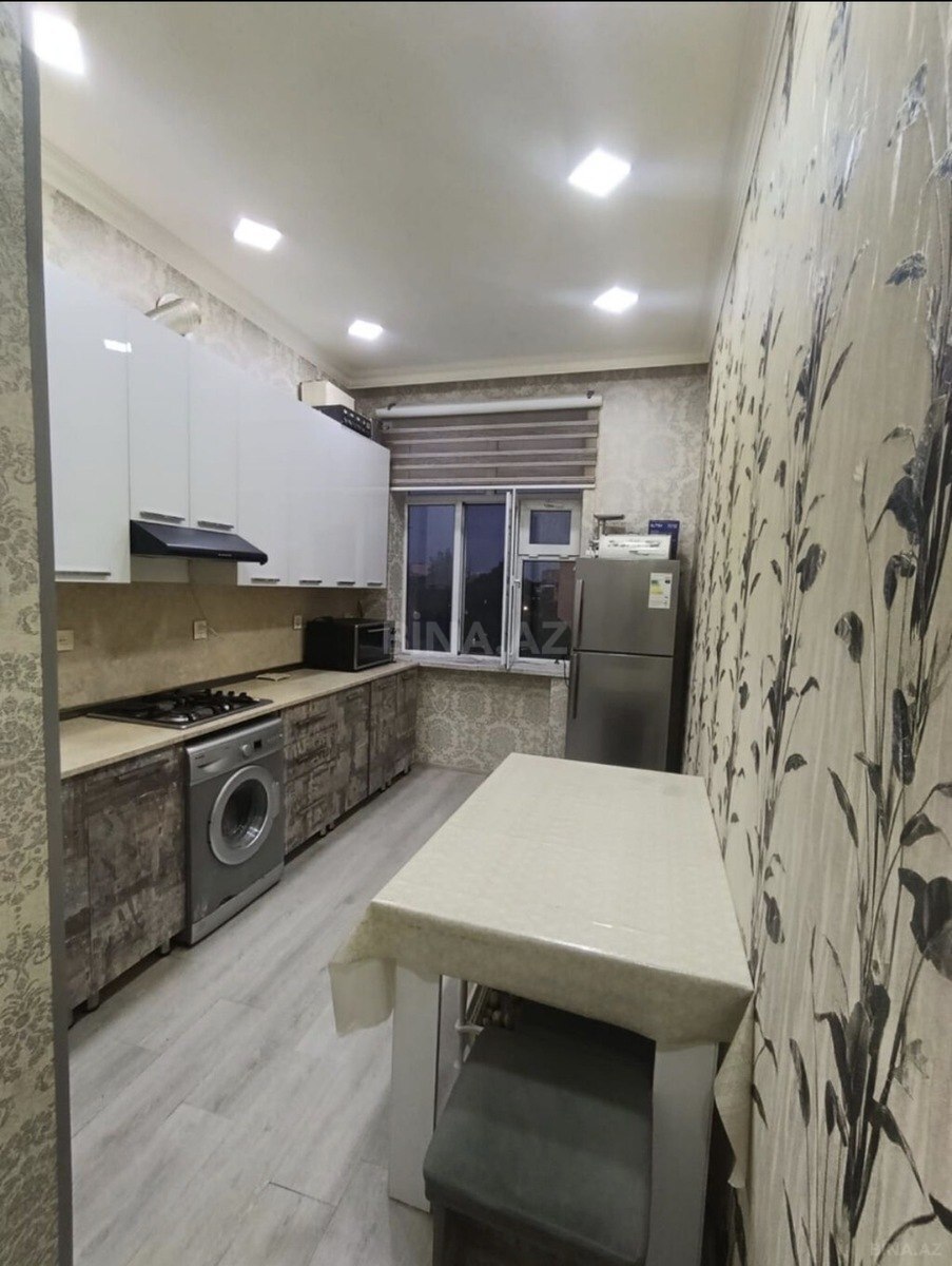 2 otaqlı Köhnə tikili, Elmlər Akademiyası m., Bakı