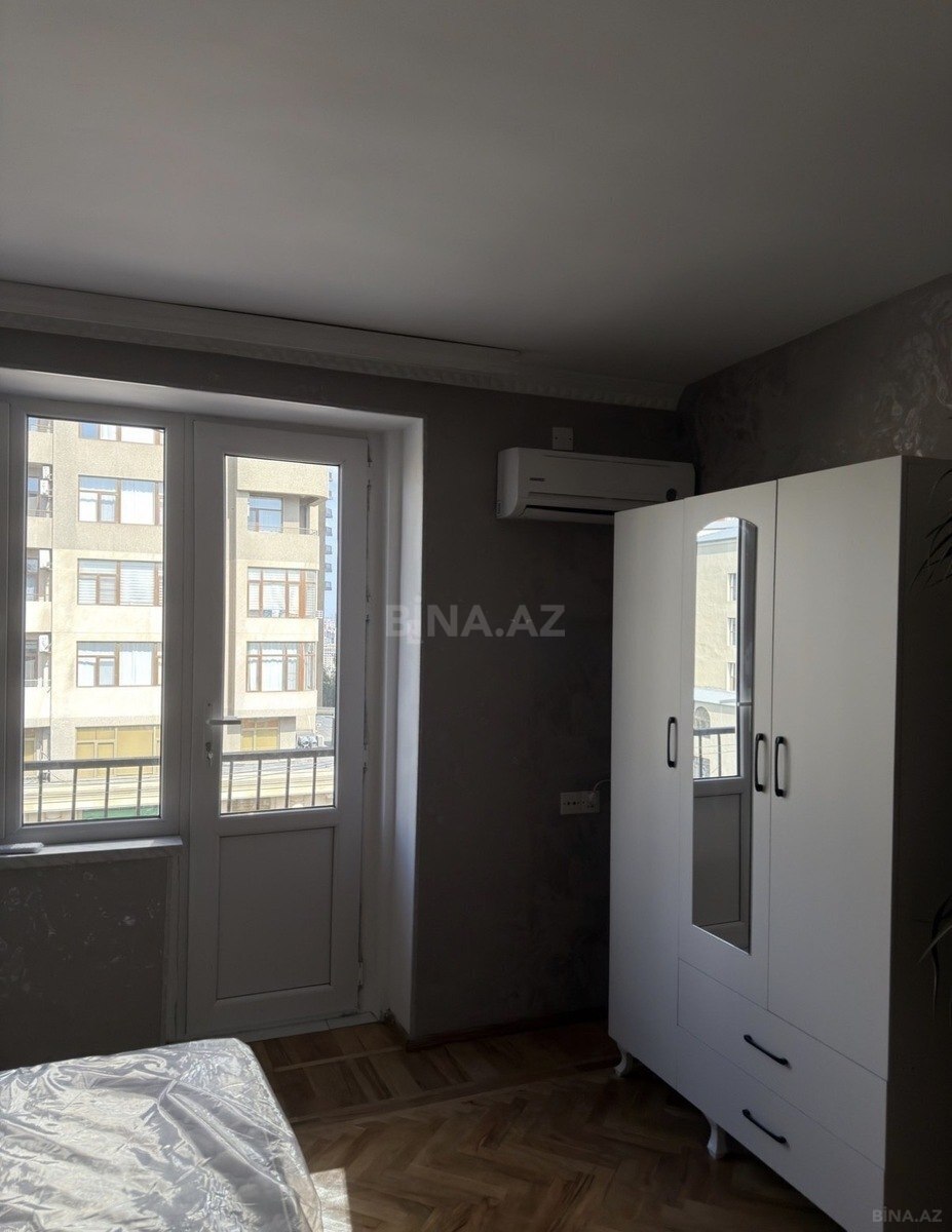 1 otaqlı Köhnə tikili, Elmlər Akademiyası m., Bakı