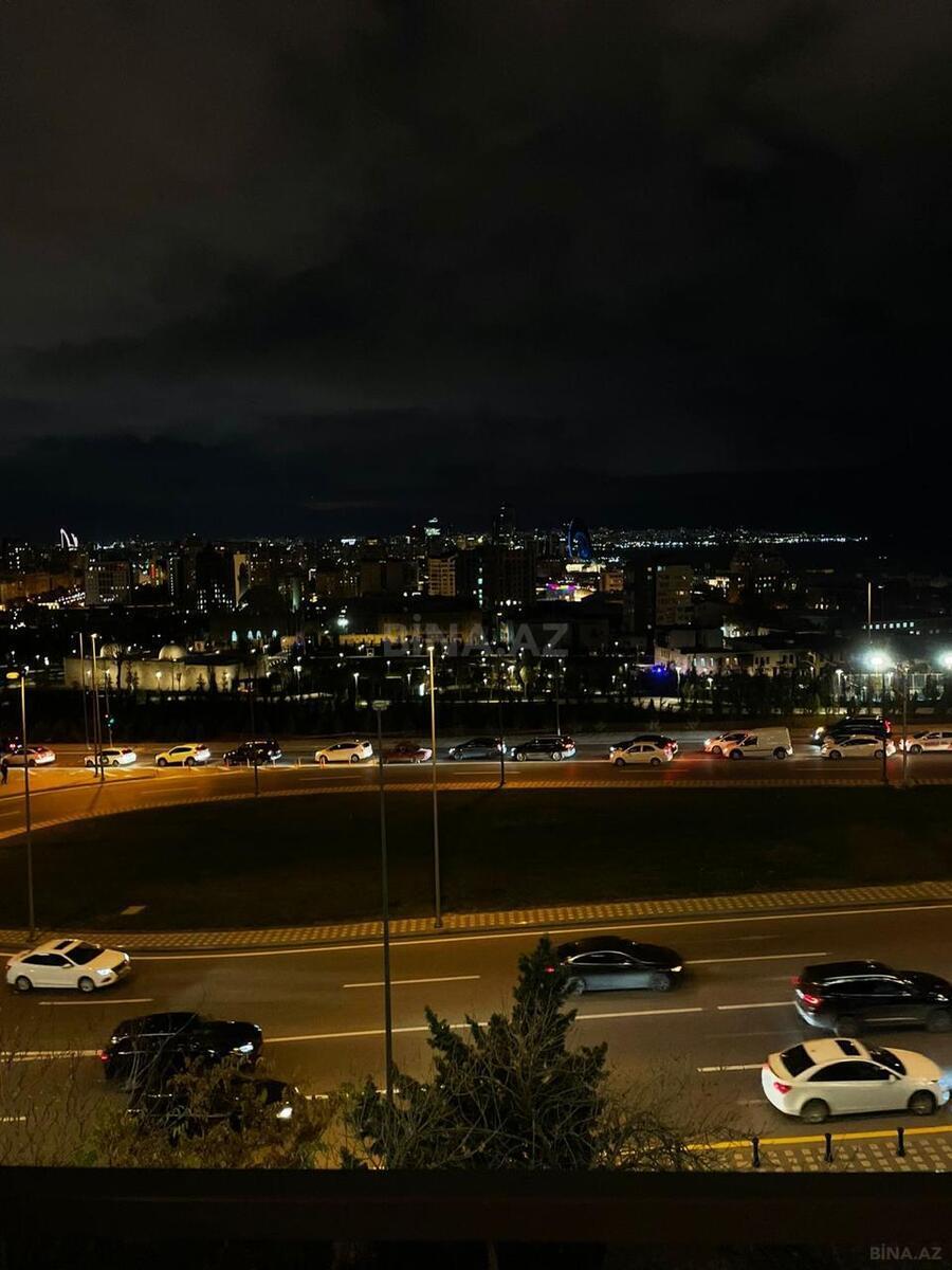 3 otaqlı Köhnə tikili, Elmlər Akademiyası m., Bakı