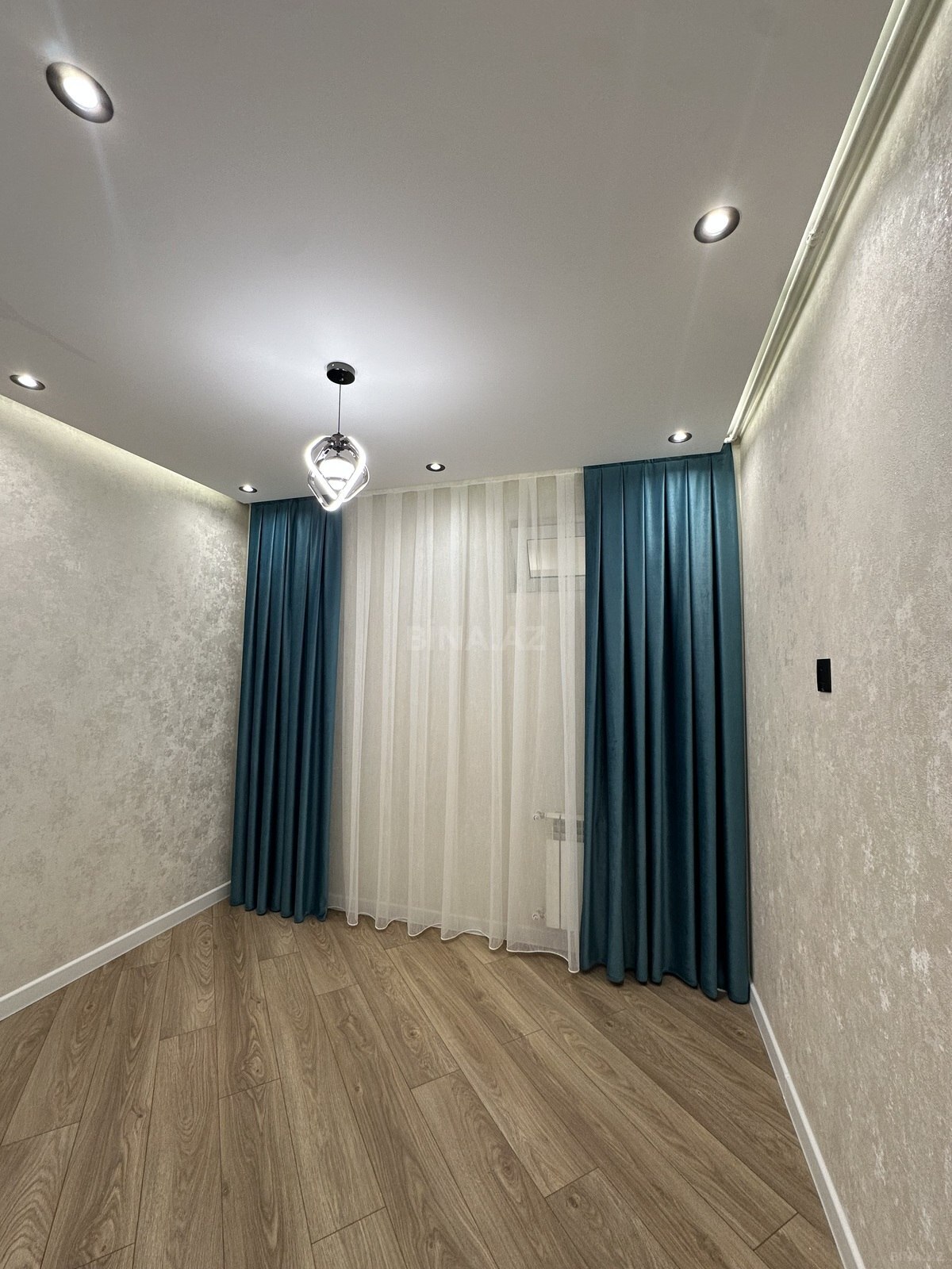 3 otaqlı Köhnə tikili, Əhmədli m., Bakı