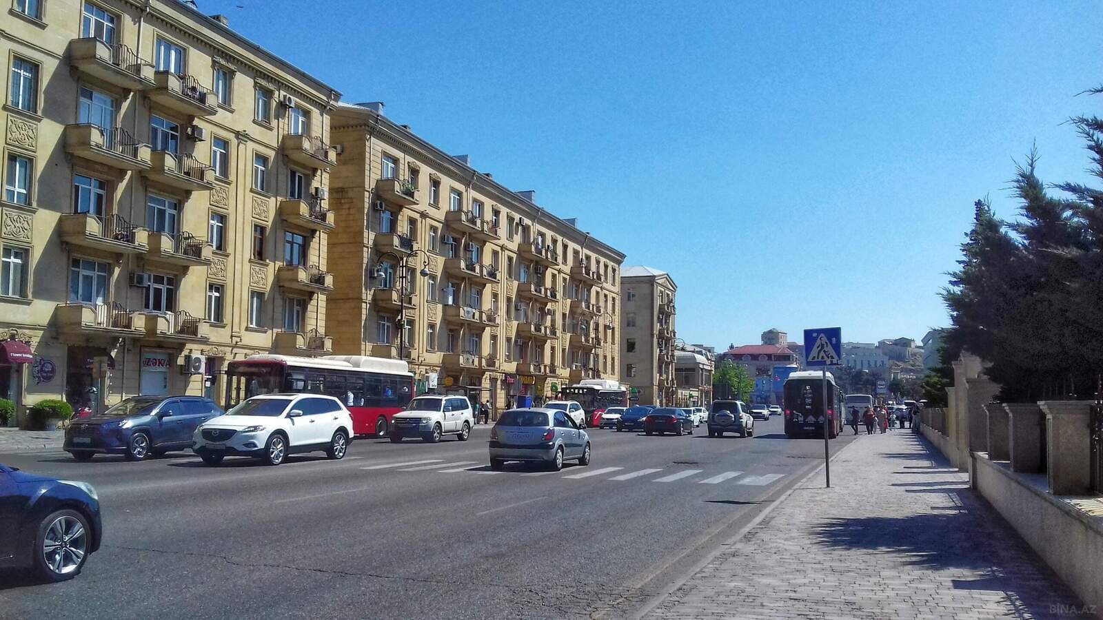 3 otaqlı Köhnə tikili, Bakıxanov q., Bakı