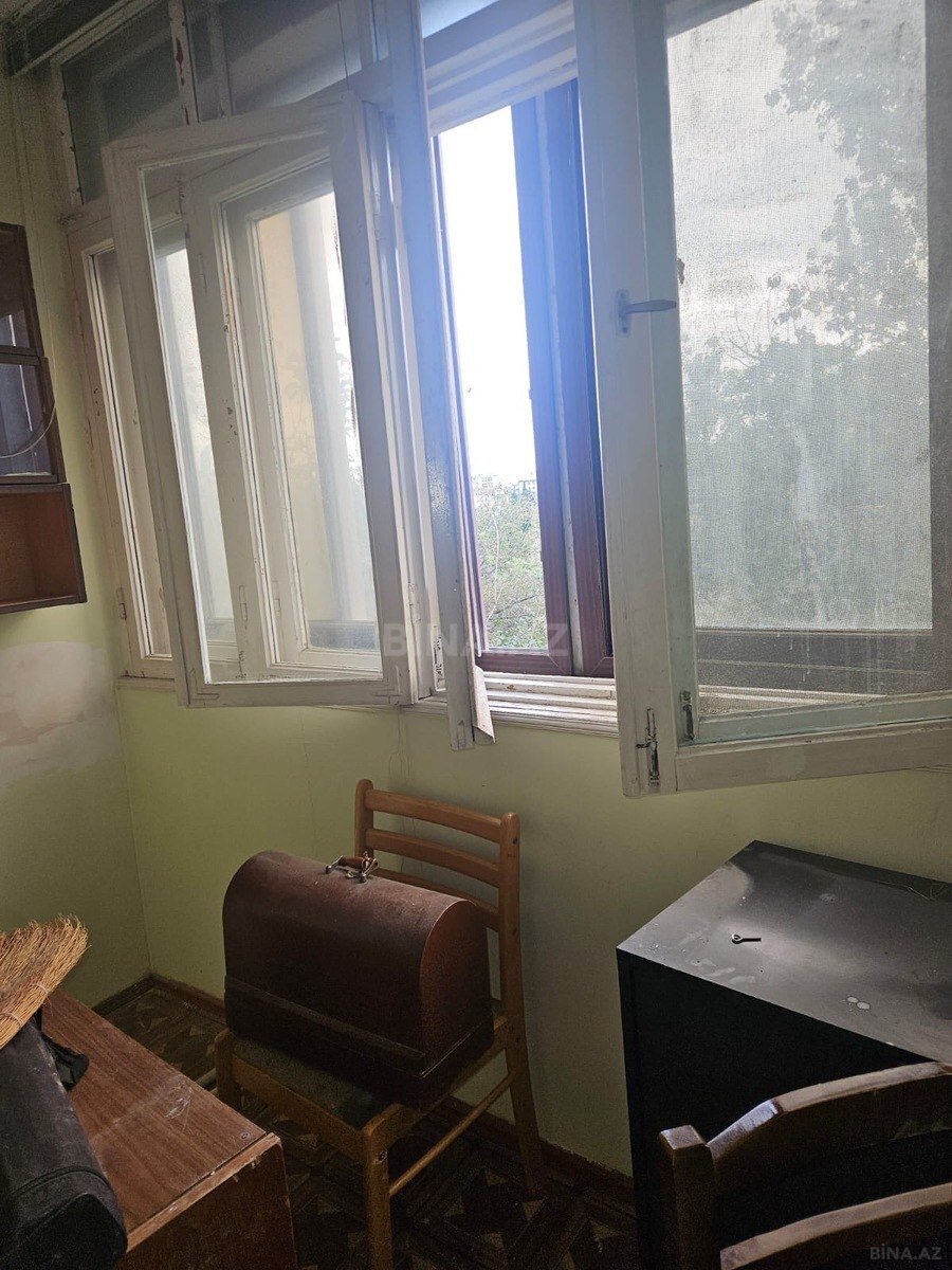 2 otaqlı Köhnə tikili, Elmlər Akademiyası m., Bakı