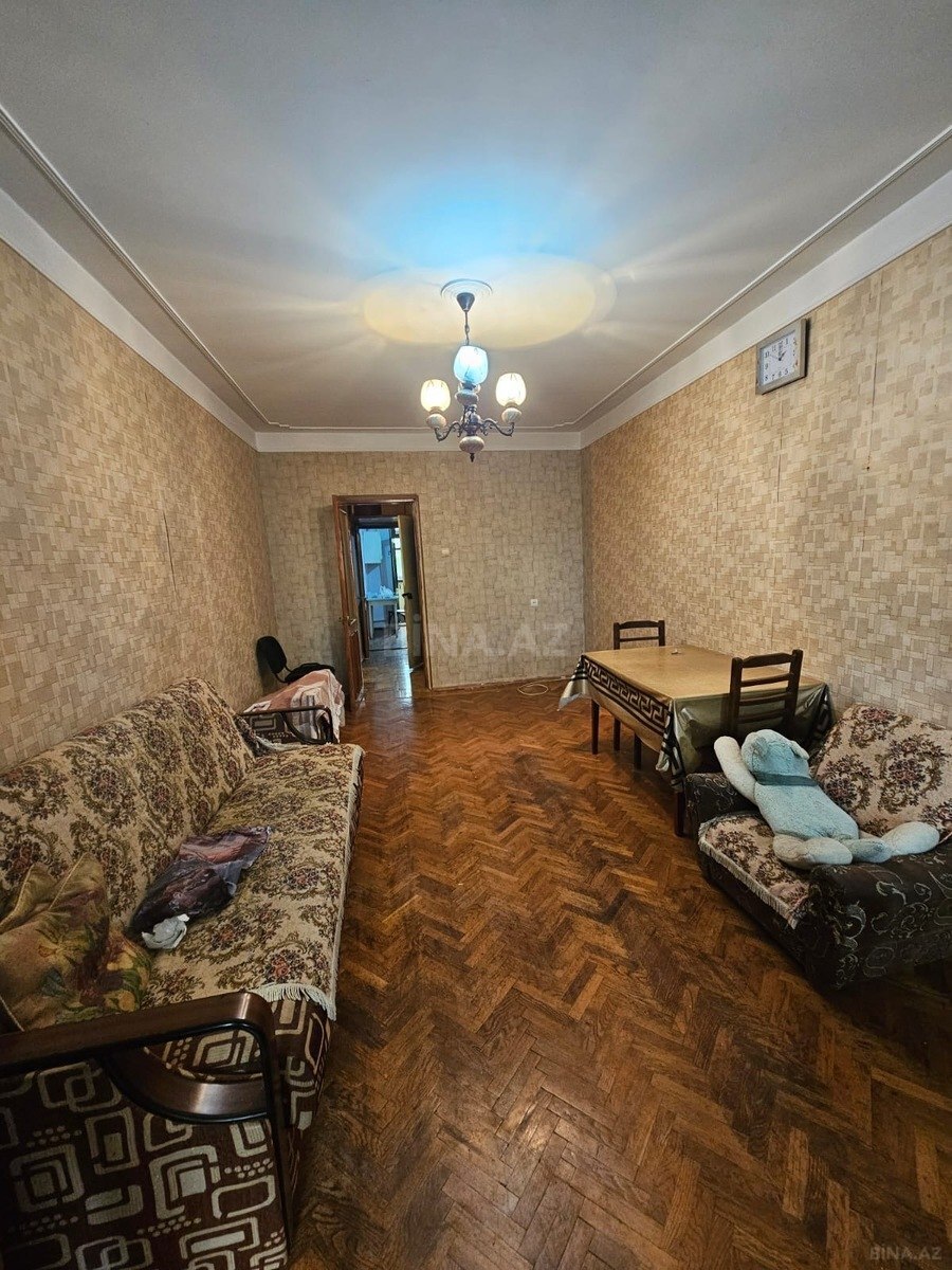 2 otaqlı Köhnə tikili, Elmlər Akademiyası m., Bakı