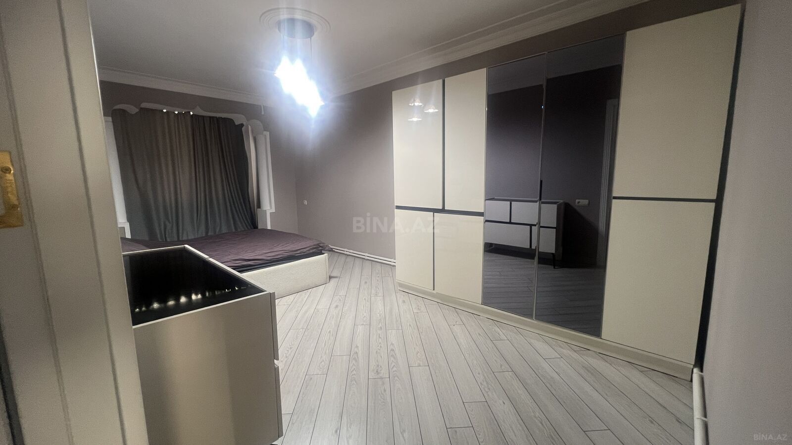 4 otaqlı Köhnə tikili, Yeni Günəşli q., Bakı