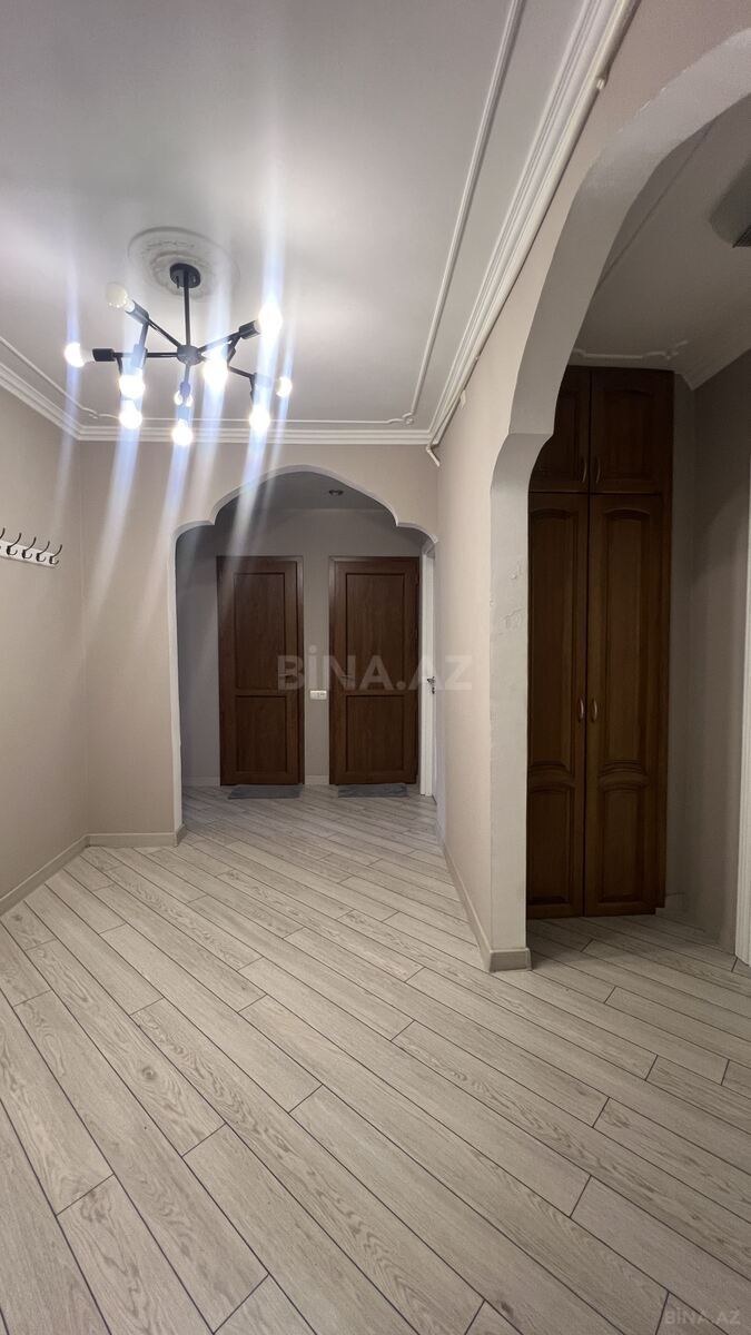 4 otaqlı Köhnə tikili, Yeni Günəşli q., Bakı