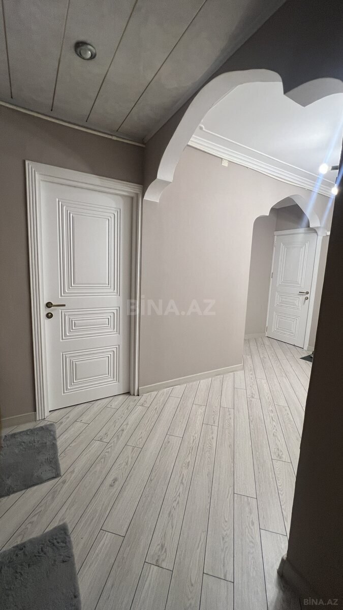 4 otaqlı Köhnə tikili, Yeni Günəşli q., Bakı