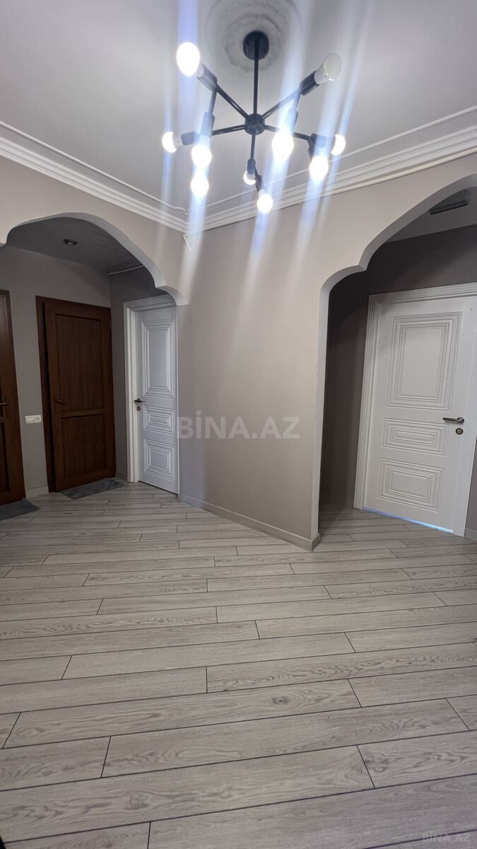4 otaqlı Köhnə tikili, Yeni Günəşli q., Bakı