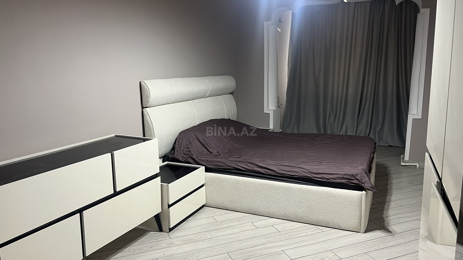 4 otaqlı Köhnə tikili, Yeni Günəşli q., Bakı