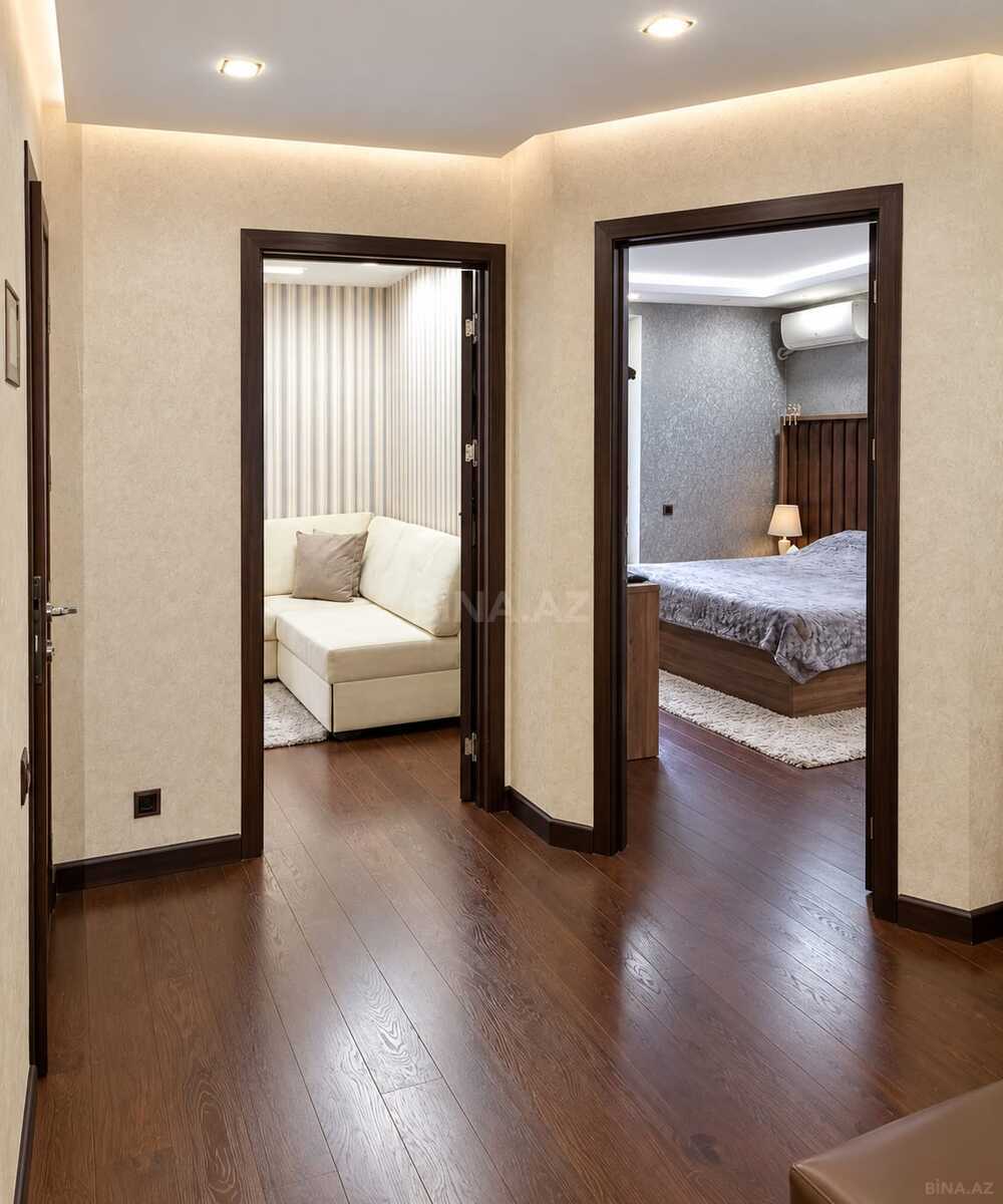 3 otaqlı Köhnə tikili, Şah İsmayıl Xətai m., Bakı