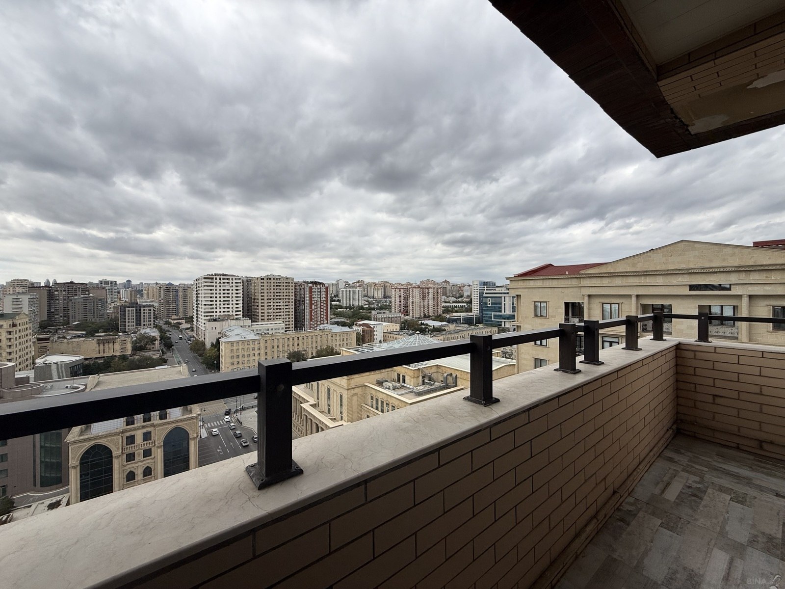 4 otaqlı Yeni tikili, Şah İsmayıl Xətai m., Bakı