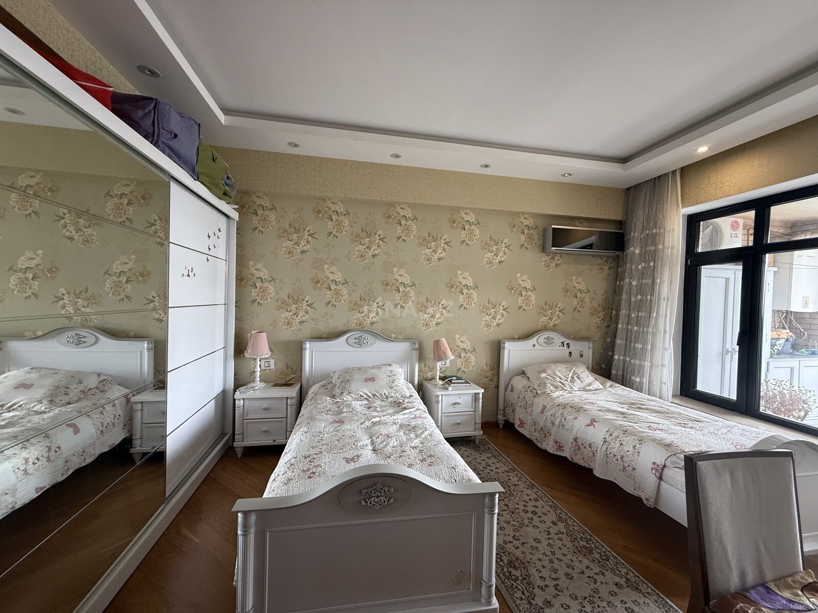 4 otaqlı Yeni tikili, Şah İsmayıl Xətai m., Bakı