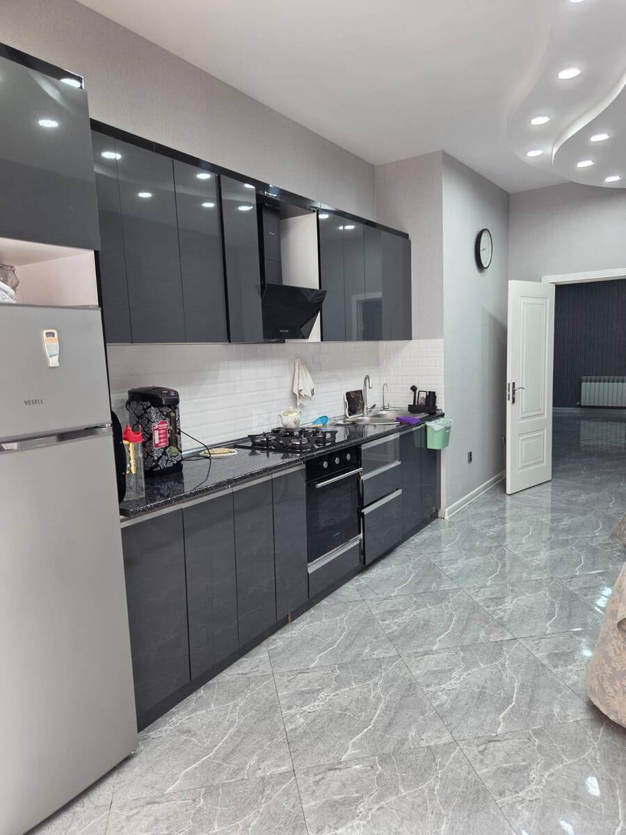 3 otaqlı Yeni tikili, Şah İsmayıl Xətai m., Bakı