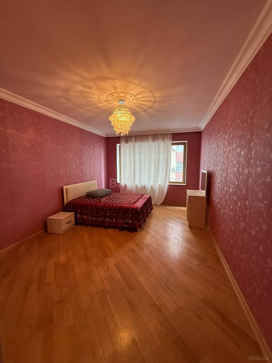 4 otaqlı Köhnə tikili, Nizami m., Bakı