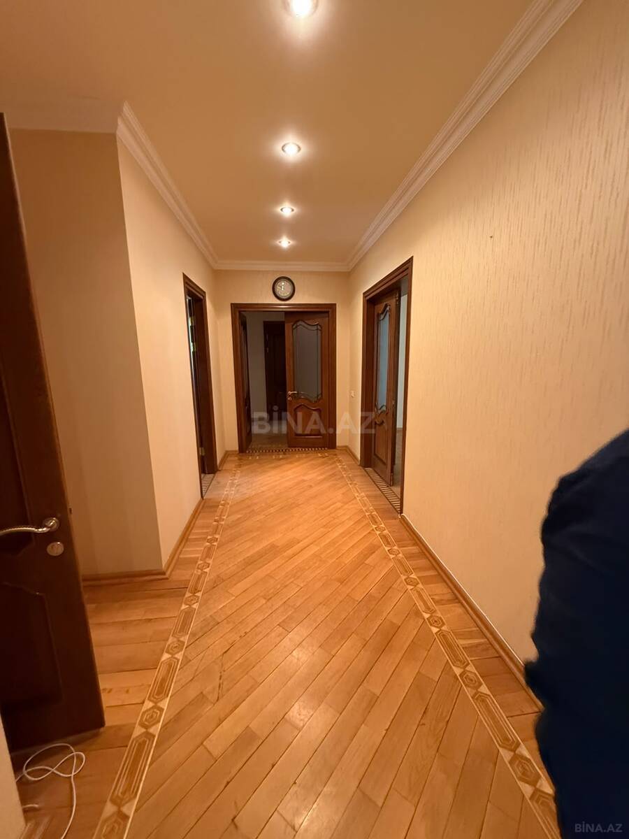 4 otaqlı Köhnə tikili, Nizami m., Bakı