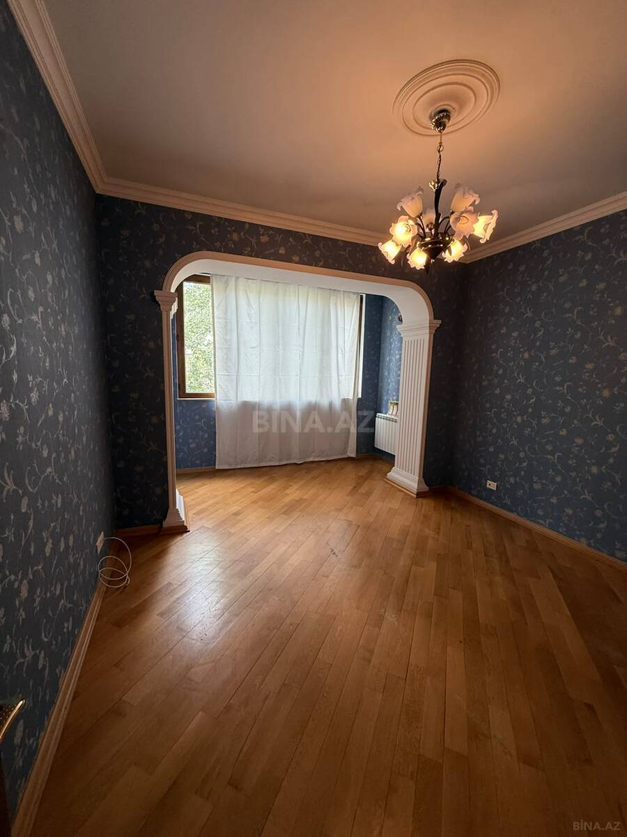 4 otaqlı Köhnə tikili, Nizami m., Bakı