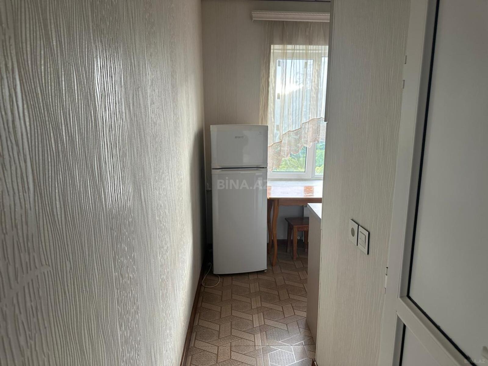 2 otaqlı Köhnə tikili, Elmlər Akademiyası m., Bakı