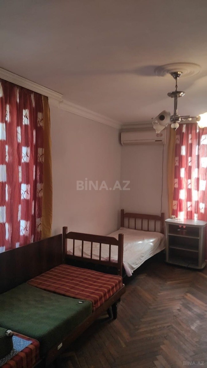 2 otaqlı Köhnə tikili, Elmlər Akademiyası m., Bakı