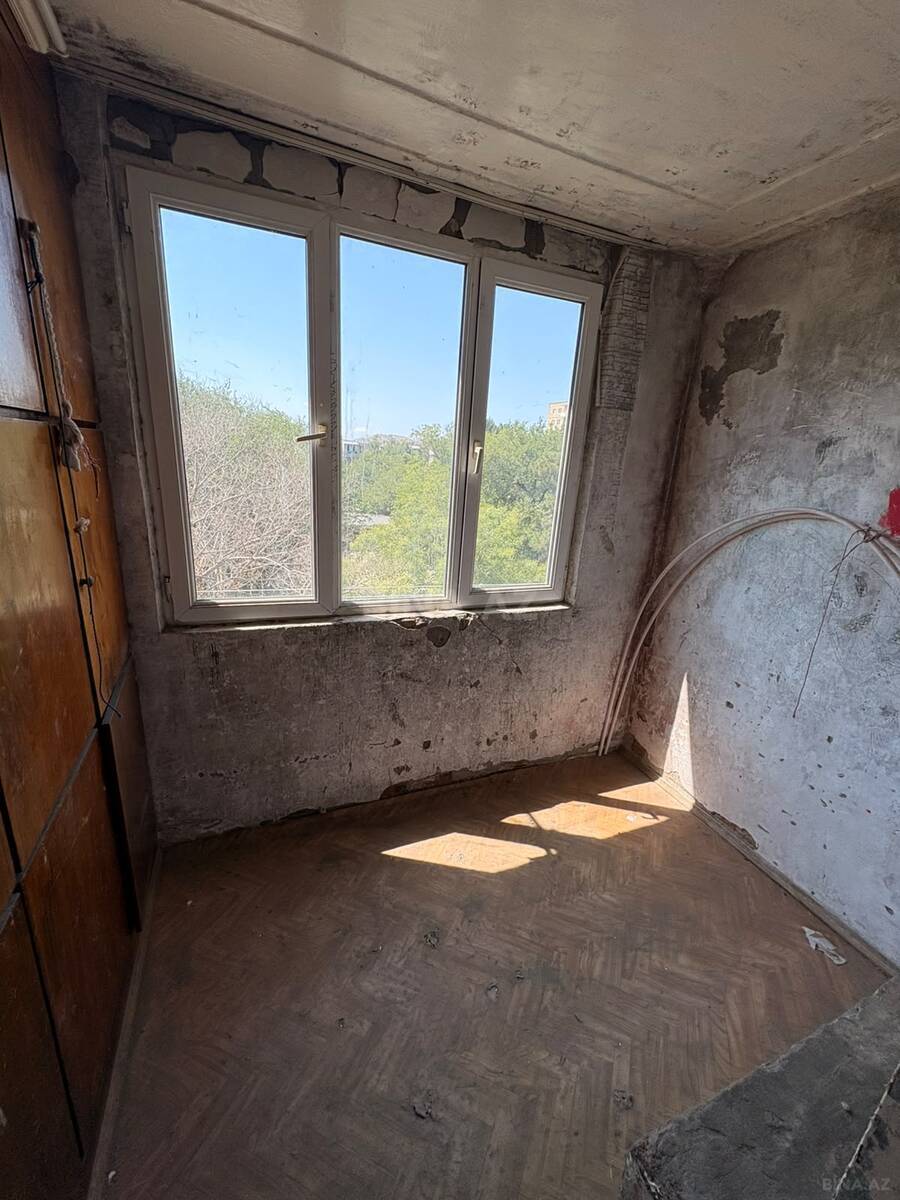 2 otaqlı Köhnə tikili, Elmlər Akademiyası m., Bakı