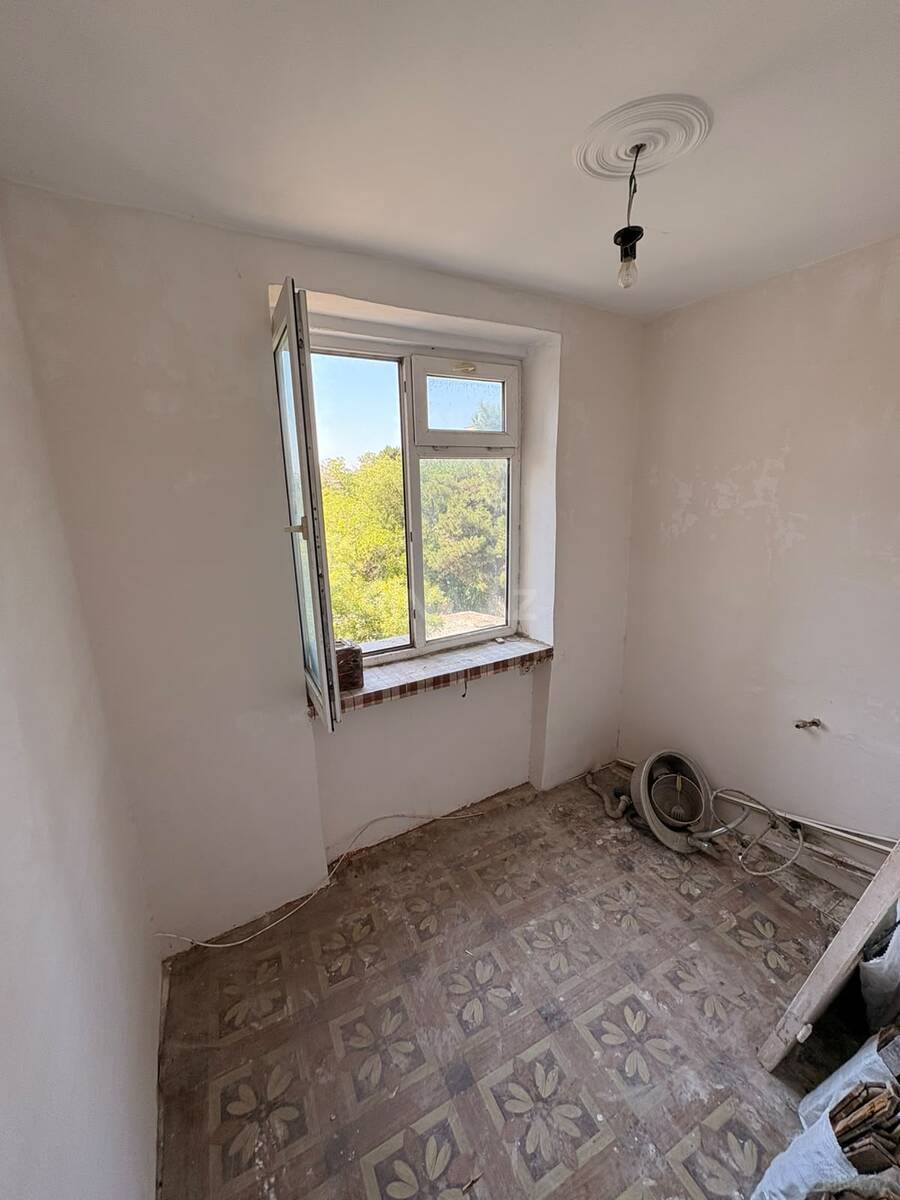 2 otaqlı Köhnə tikili, Elmlər Akademiyası m., Bakı