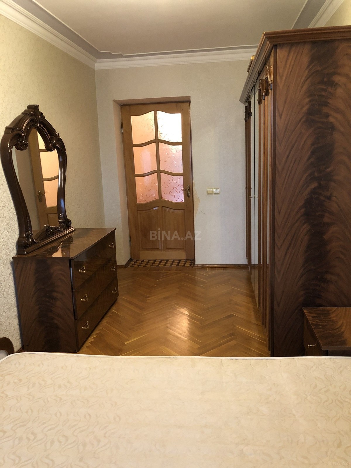 3 otaqlı Köhnə tikili, 8 Noyabr m., Bakı