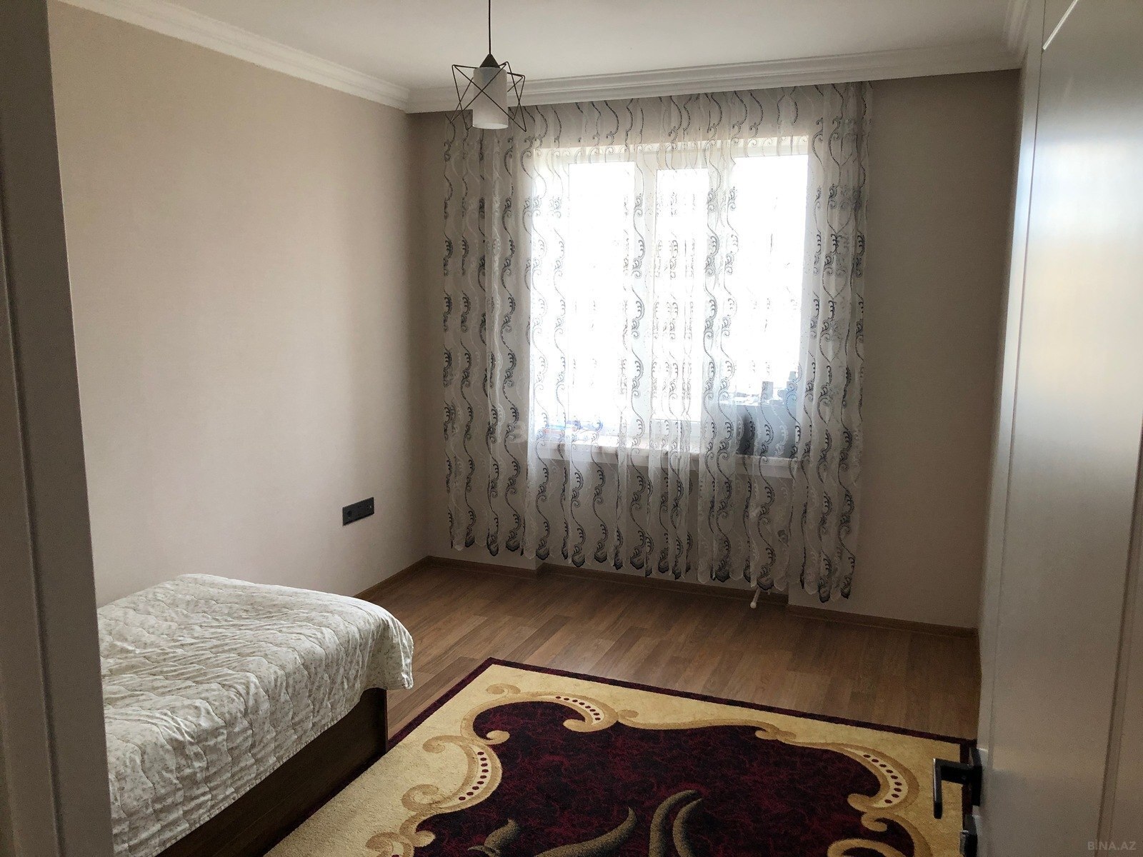 4 otaqlı Köhnə tikili, Qaraçuxur q., Bakı