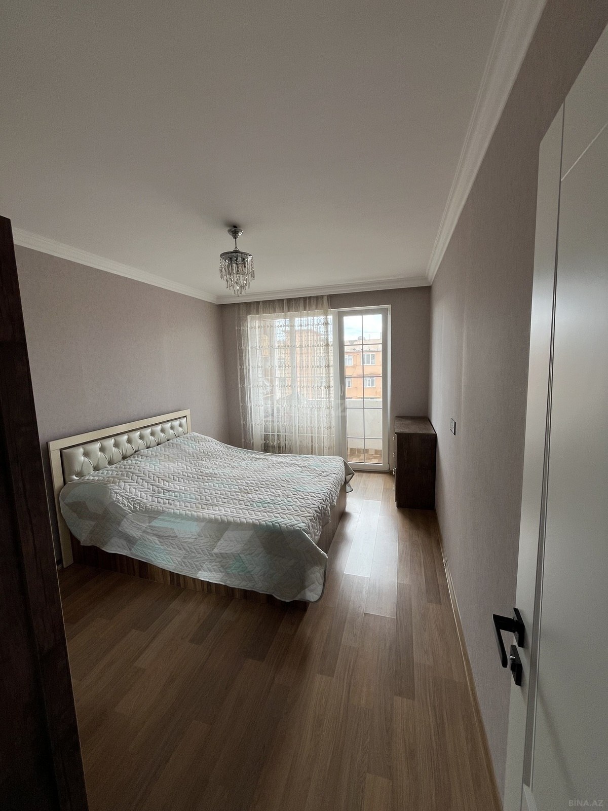 4 otaqlı Köhnə tikili, Qaraçuxur q., Bakı