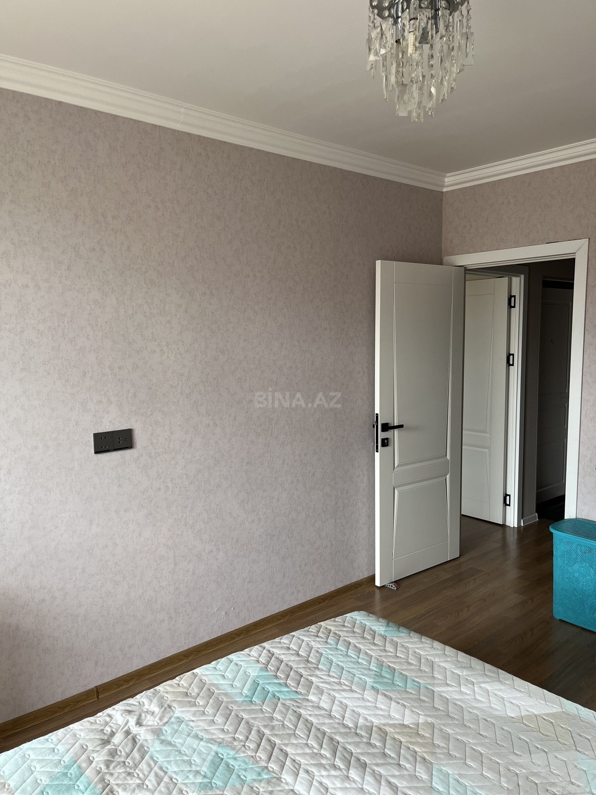 4 otaqlı Köhnə tikili, Qaraçuxur q., Bakı