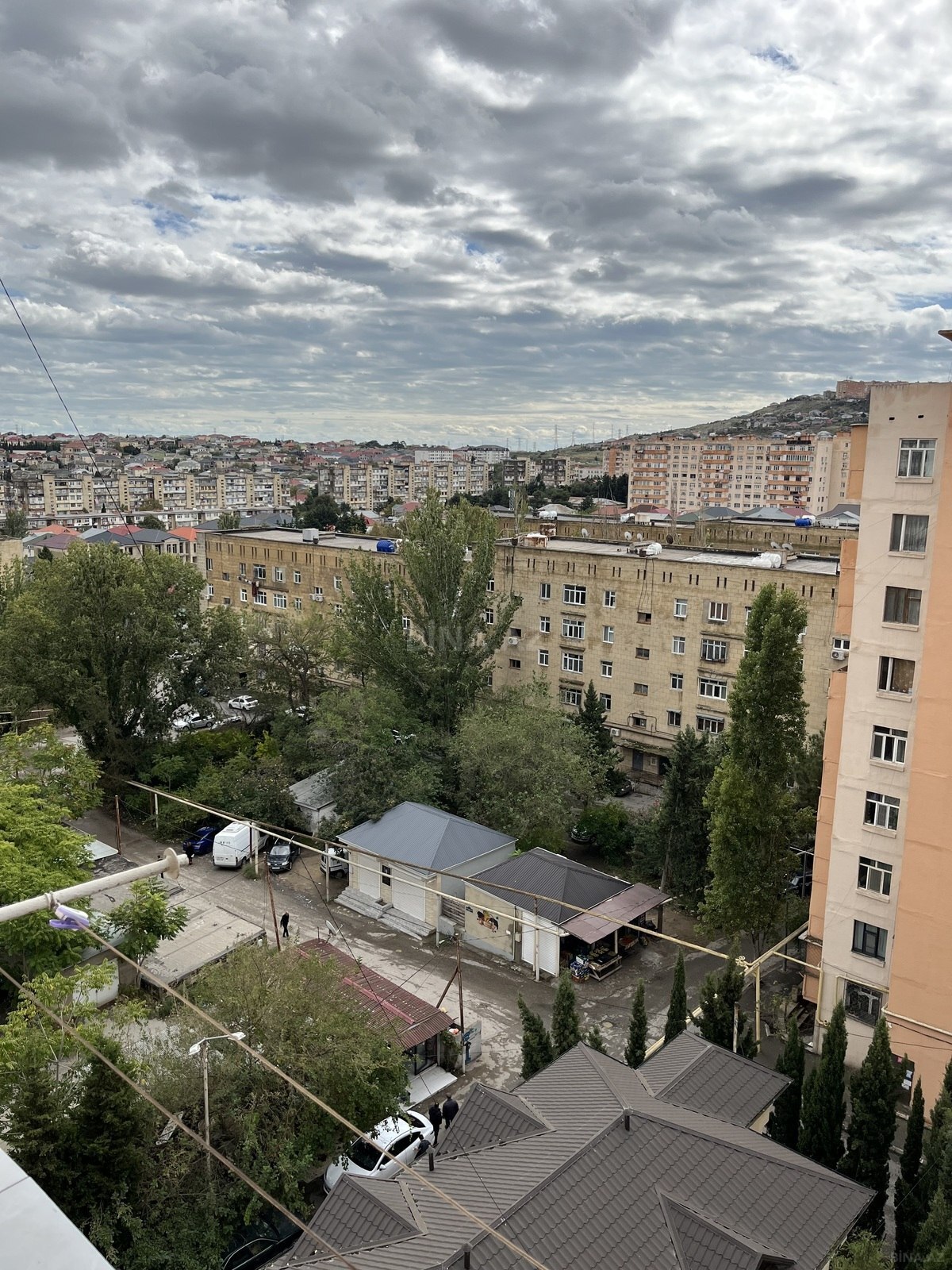 4 otaqlı Köhnə tikili, Qaraçuxur q., Bakı