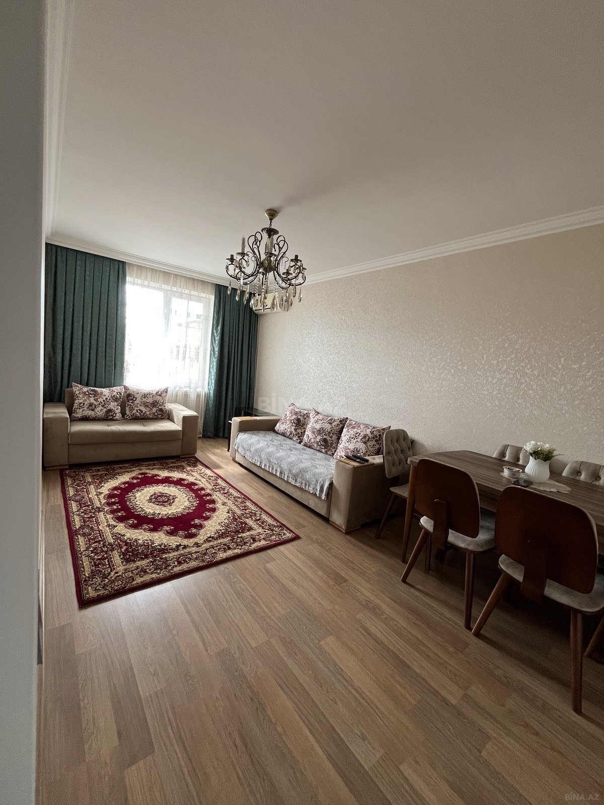 4 otaqlı Köhnə tikili, Qaraçuxur q., Bakı