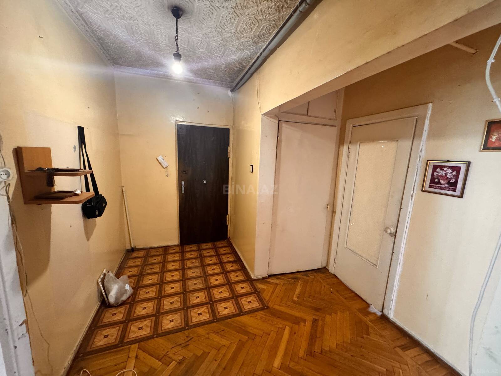 3 otaqlı Köhnə tikili, Qara Qarayev m., Bakı