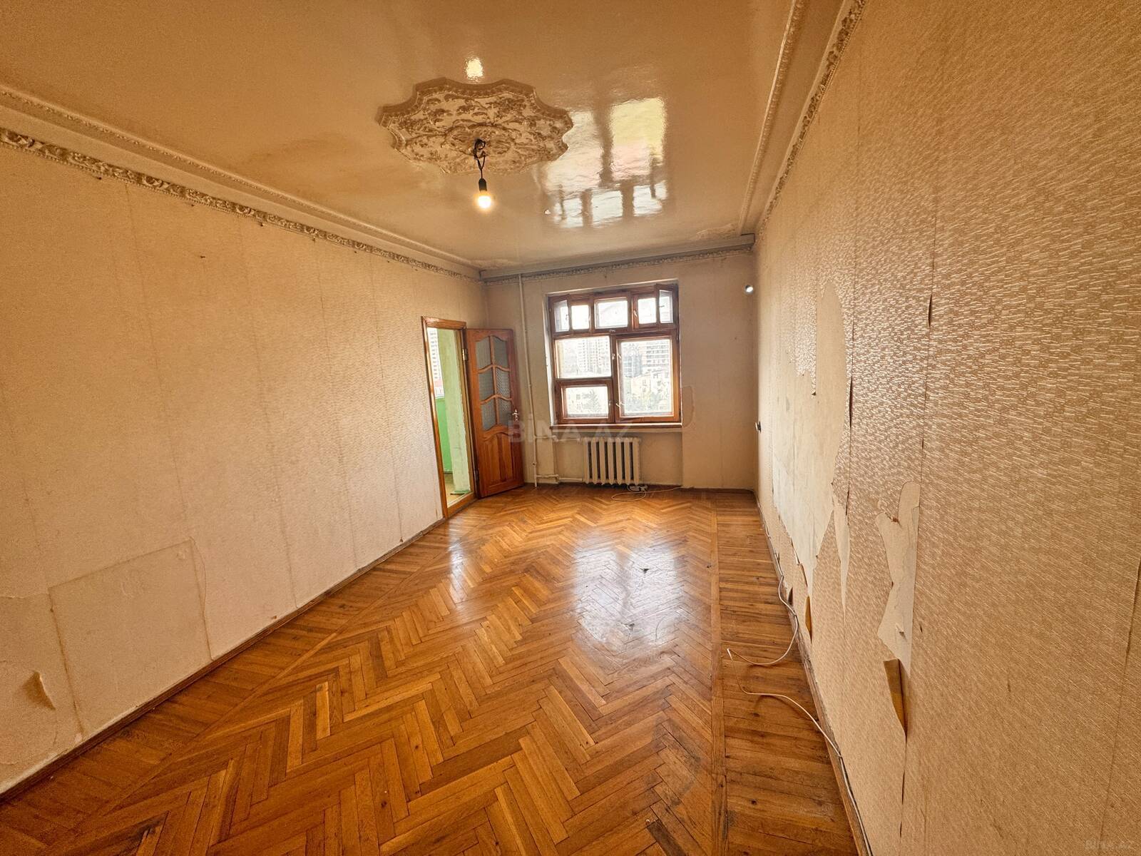 3 otaqlı Köhnə tikili, Qara Qarayev m., Bakı