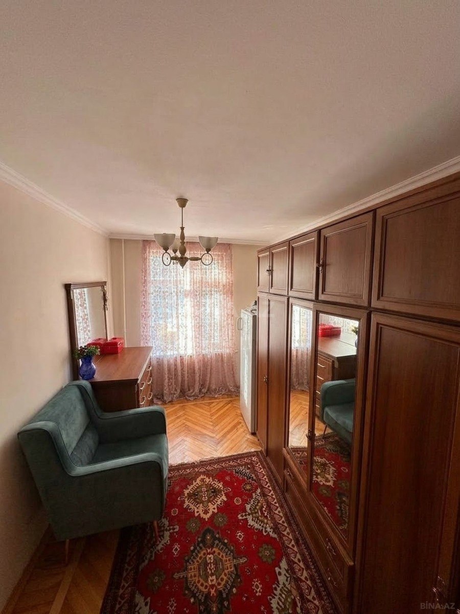 3 otaqlı Köhnə tikili, Nizami m., Bakı
