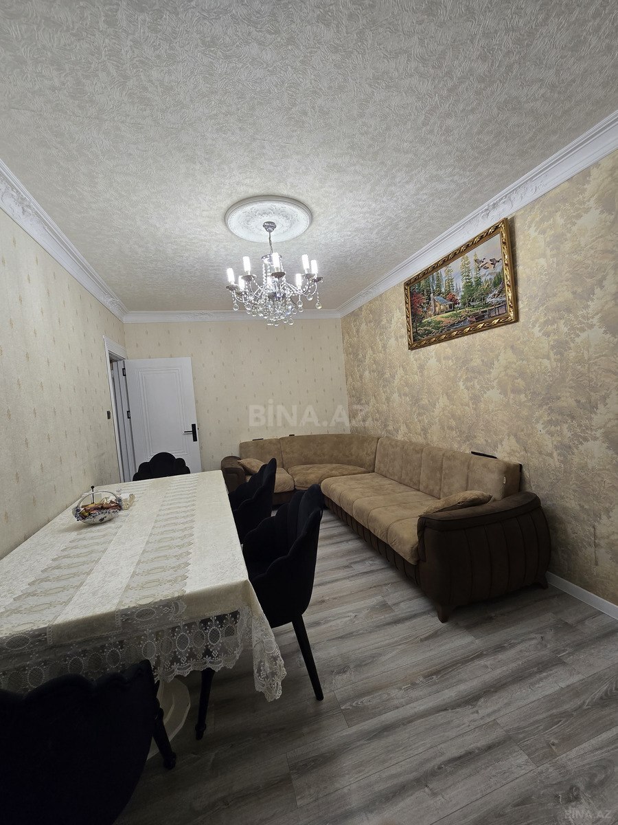 3 otaqlı Köhnə tikili, Xalqlar Dostluğu m., Bakı