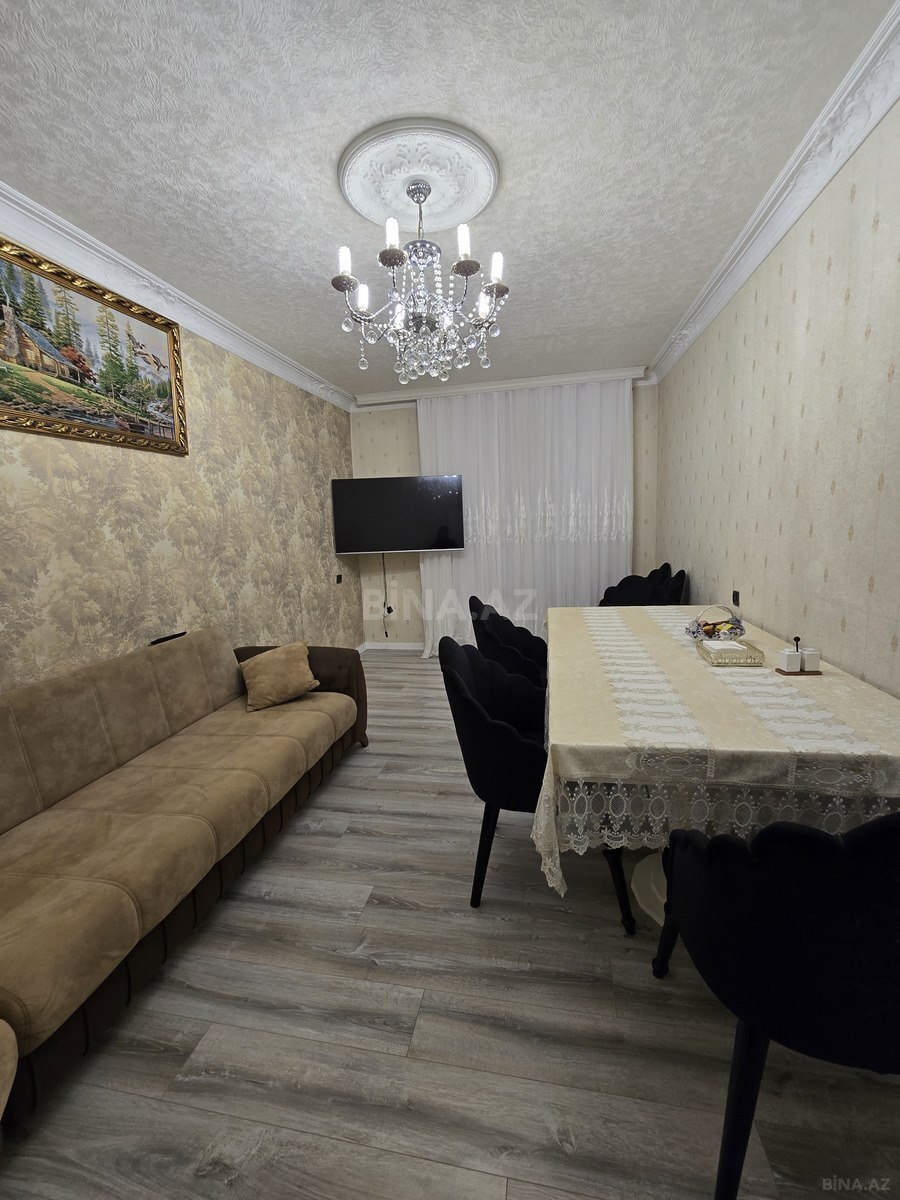 3 otaqlı Köhnə tikili, Xalqlar Dostluğu m., Bakı