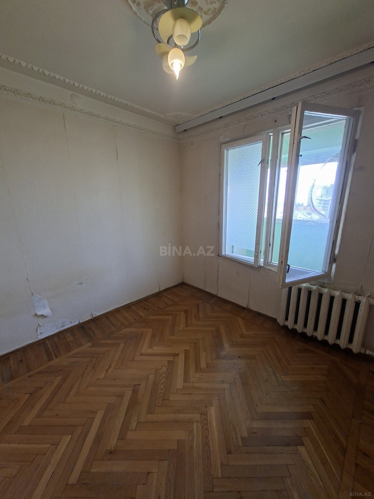3 otaqlı Köhnə tikili, Qara Qarayev m., Bakı