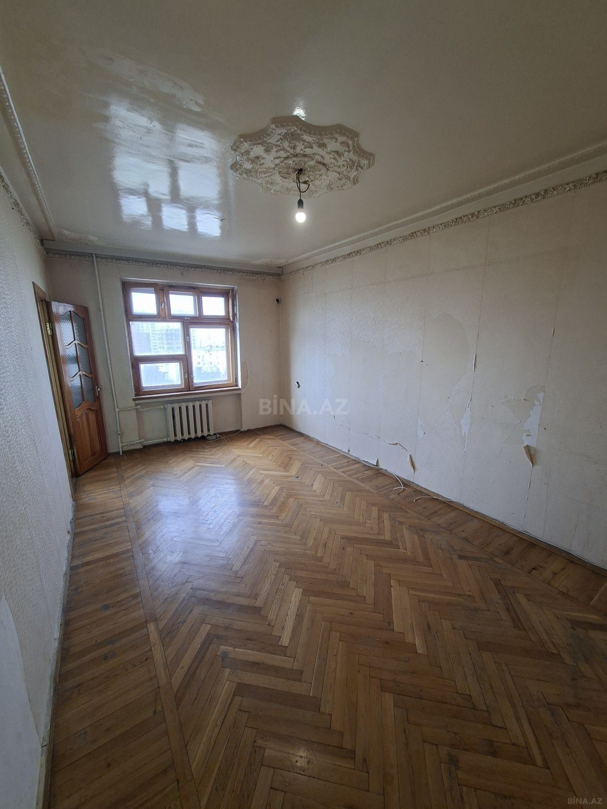 3 otaqlı Köhnə tikili, Qara Qarayev m., Bakı