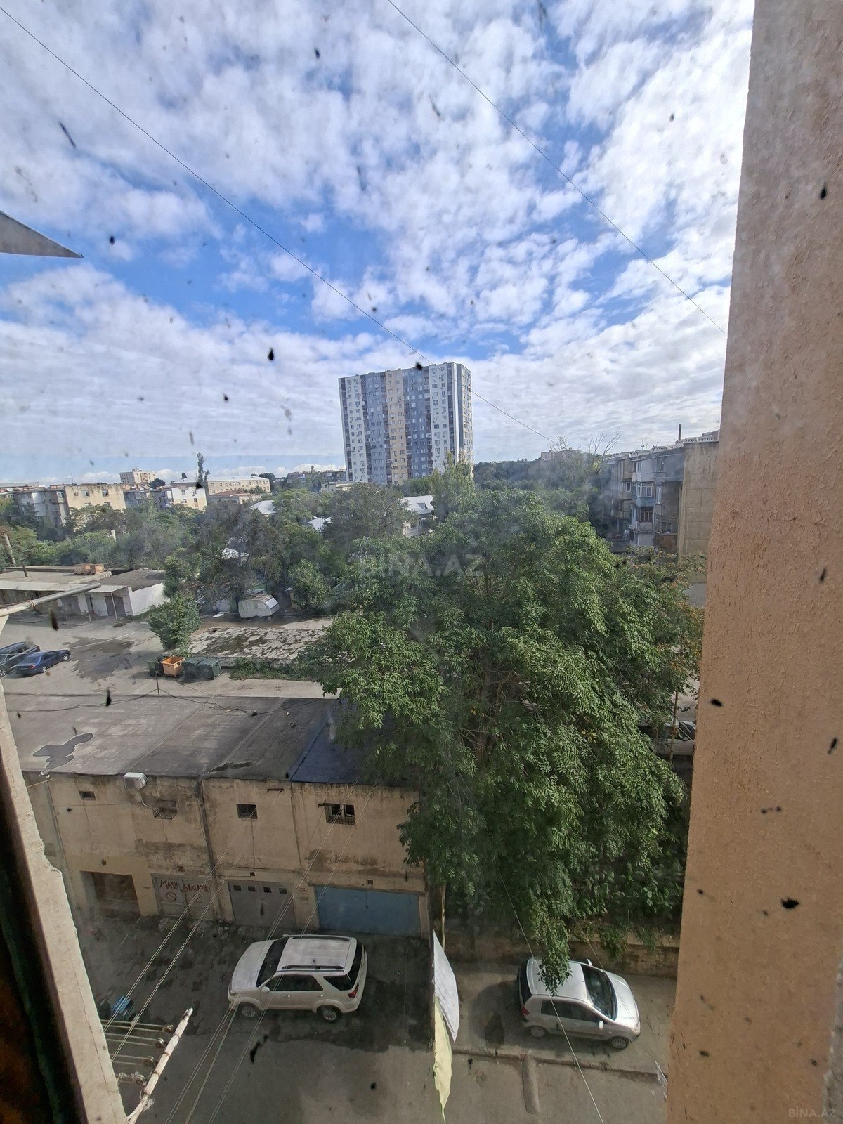 3 otaqlı Köhnə tikili, Qara Qarayev m., Bakı