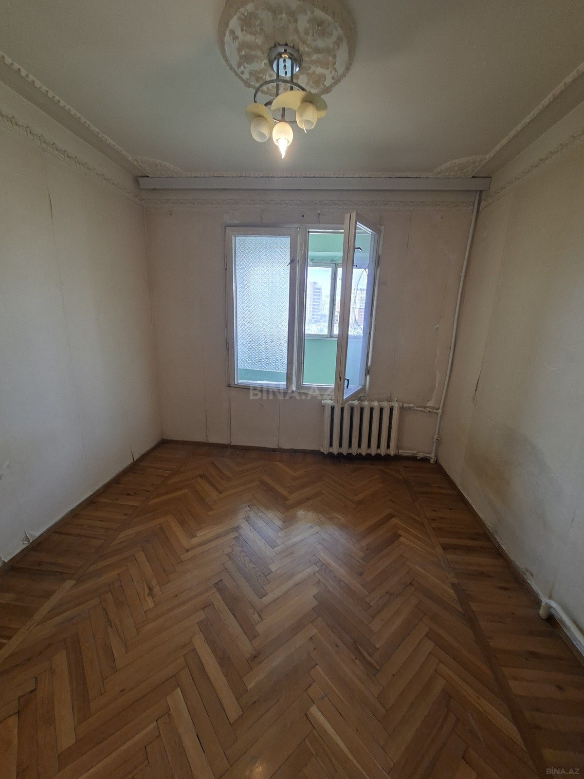 3 otaqlı Köhnə tikili, Qara Qarayev m., Bakı
