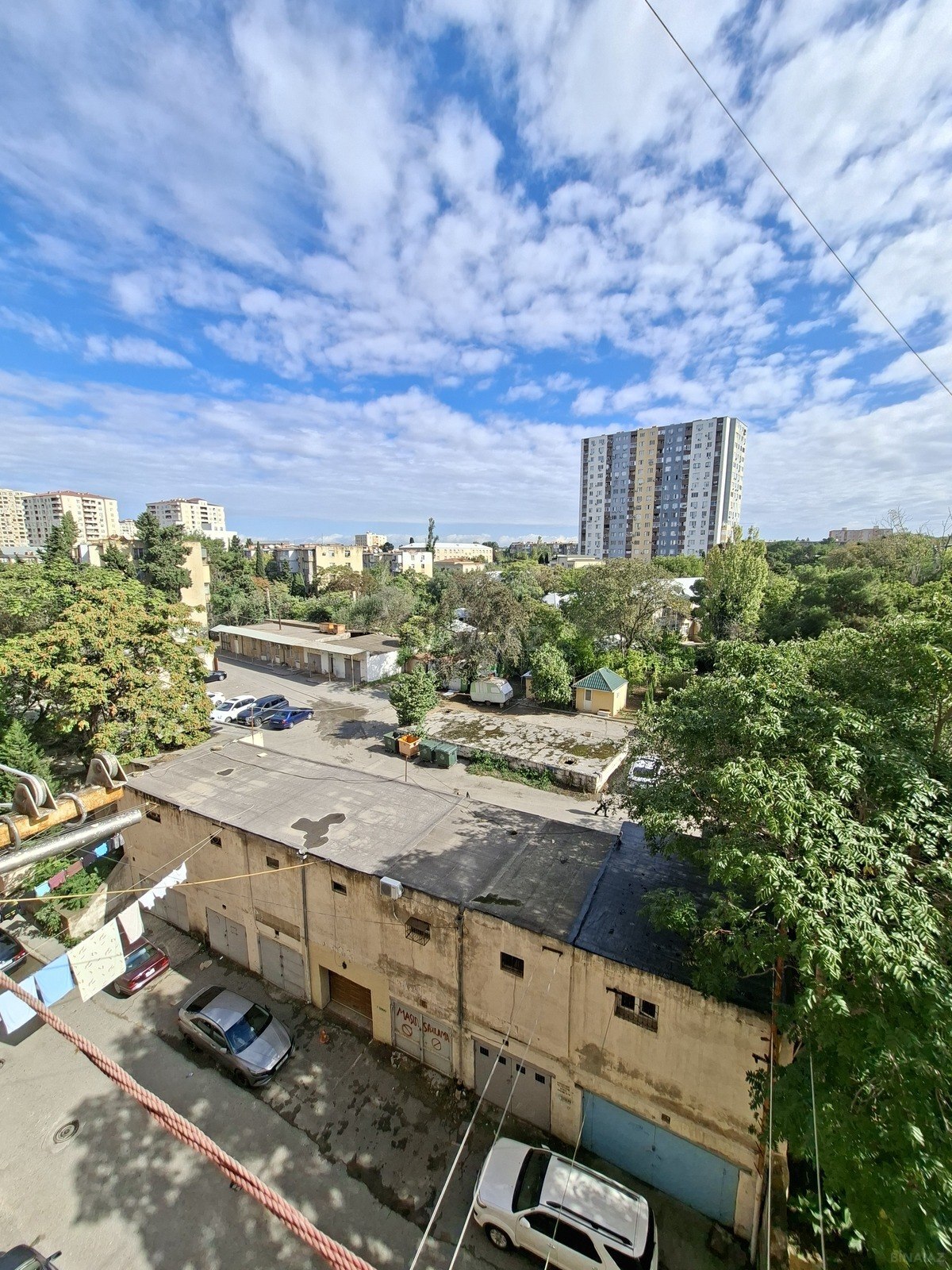 3 otaqlı Köhnə tikili, Qara Qarayev m., Bakı