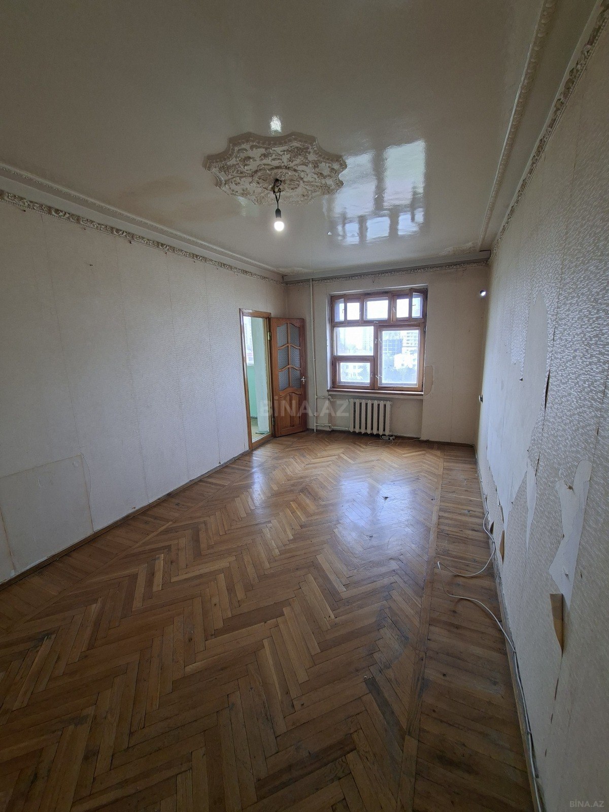 3 otaqlı Köhnə tikili, Qara Qarayev m., Bakı