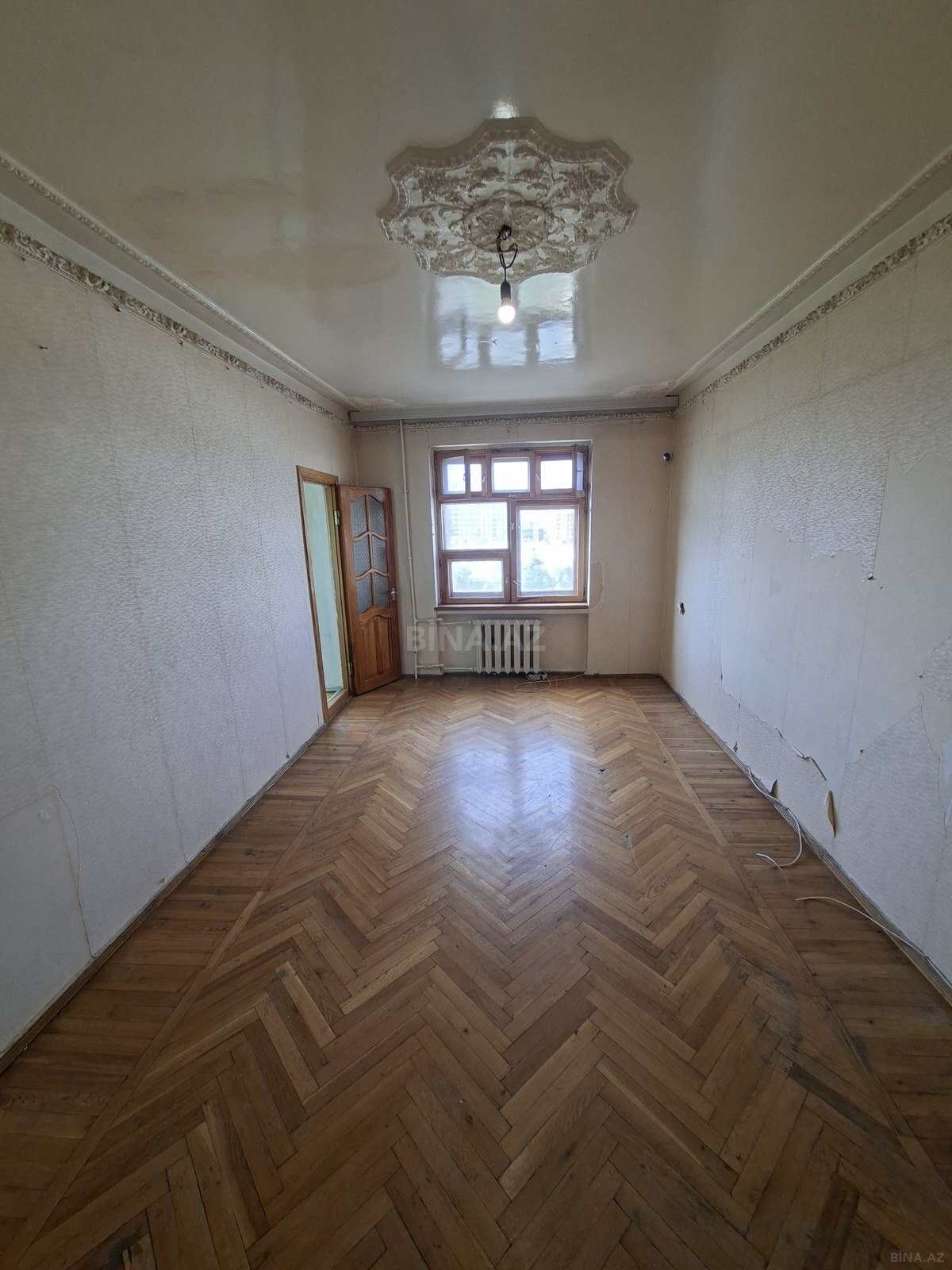 3 otaqlı Köhnə tikili, Qara Qarayev m., Bakı