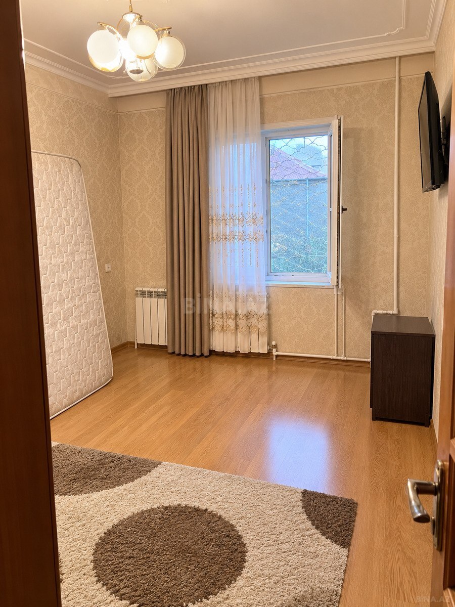 4 otaqlı Köhnə tikili, İnşaatçılar m., Bakı