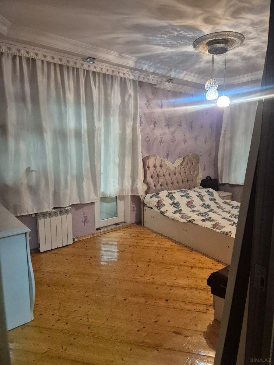 4 otaqlı Köhnə tikili, Xalqlar Dostluğu m., Bakı