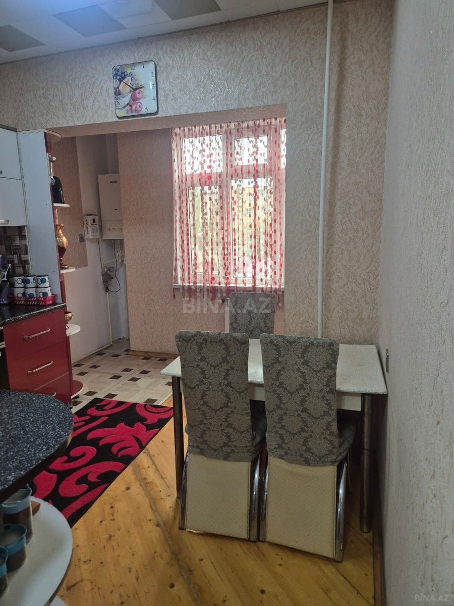 4 otaqlı Köhnə tikili, Xalqlar Dostluğu m., Bakı