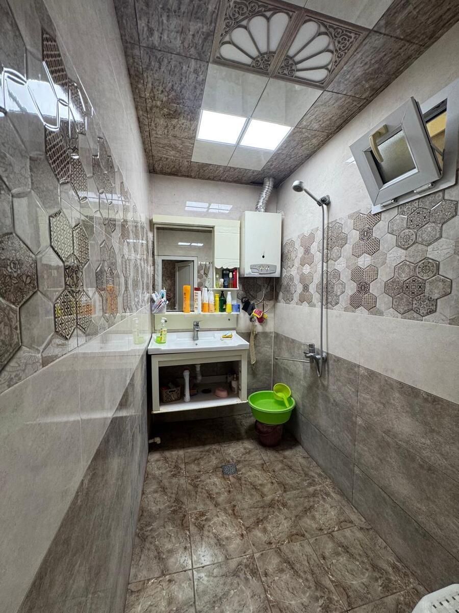 4 otaqlı Köhnə tikili, 20 Yanvar m., Bakı