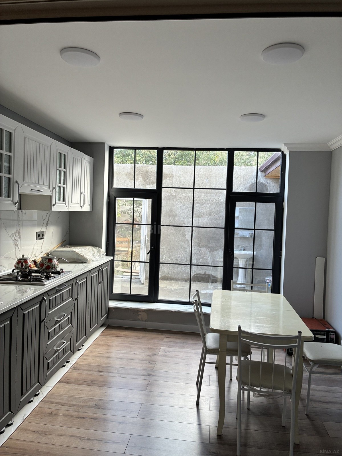 6 otaqlı Həyət evi/Bağ evi, Saray q., Bakı