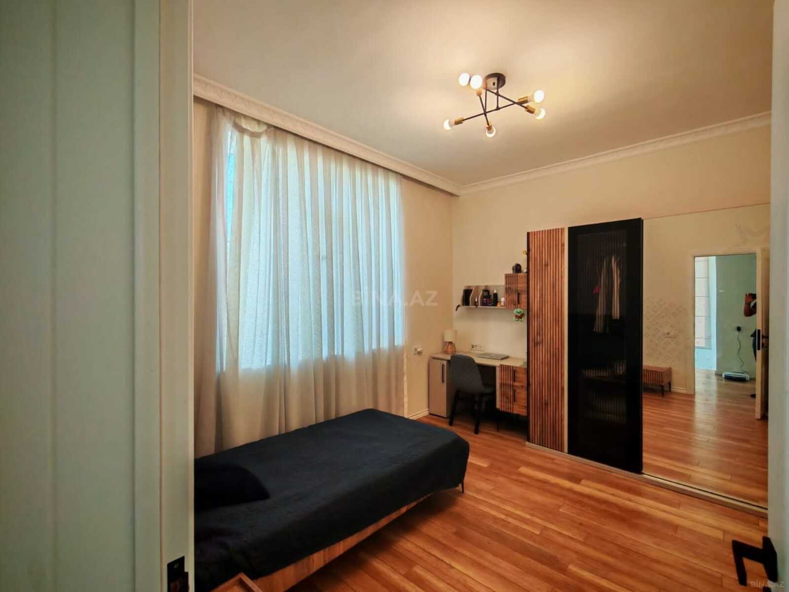 4 otaqlı Həyət evi/Bağ evi, Badamdar q., Bakı